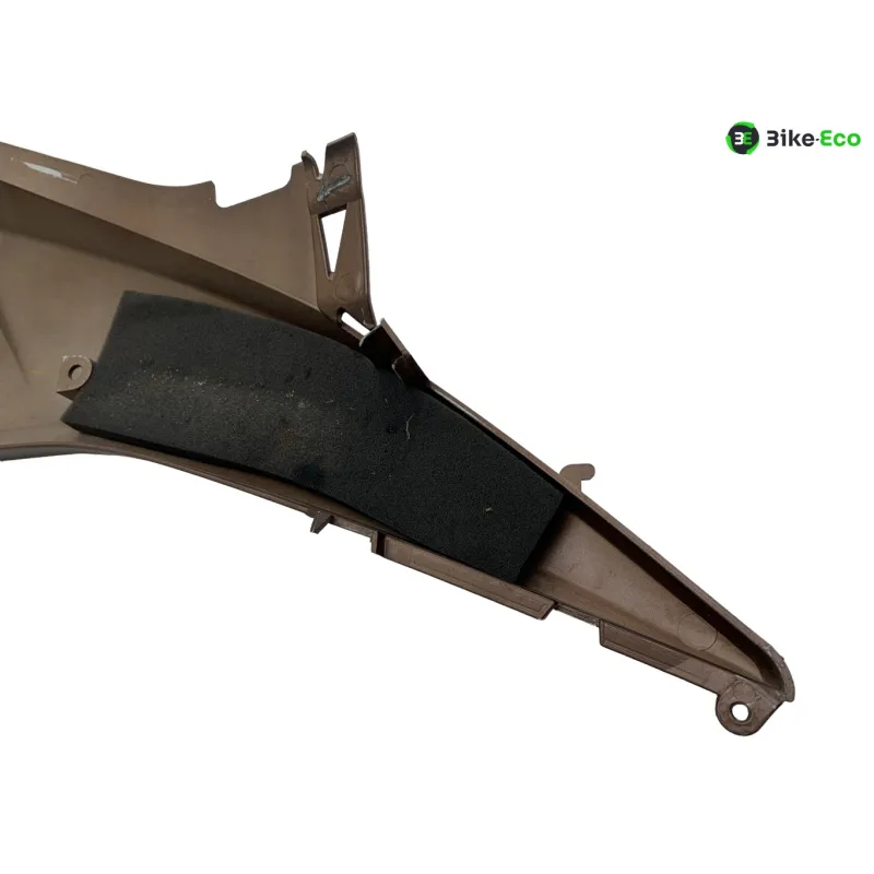 Cache carenage coque arriere gauche KYMCO AK 550 2017-2020