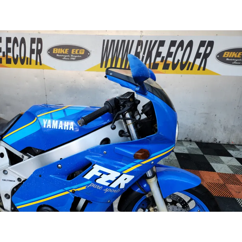 YAMAHA FZR 400