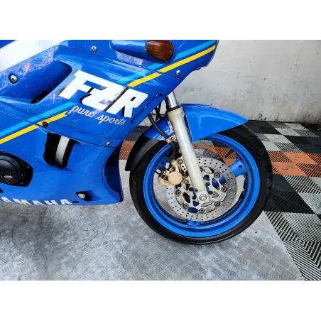 YAMAHA FZR 400