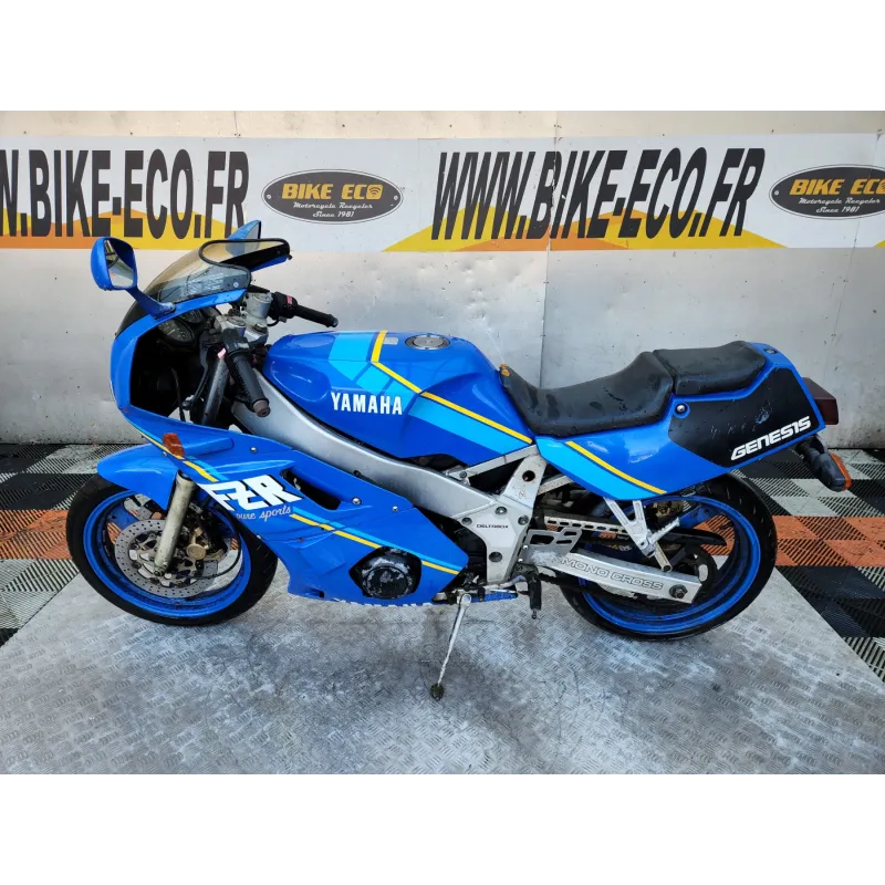 YAMAHA FZR 400