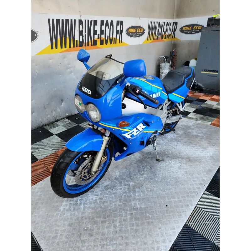 YAMAHA FZR 400