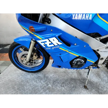 YAMAHA FZR 400