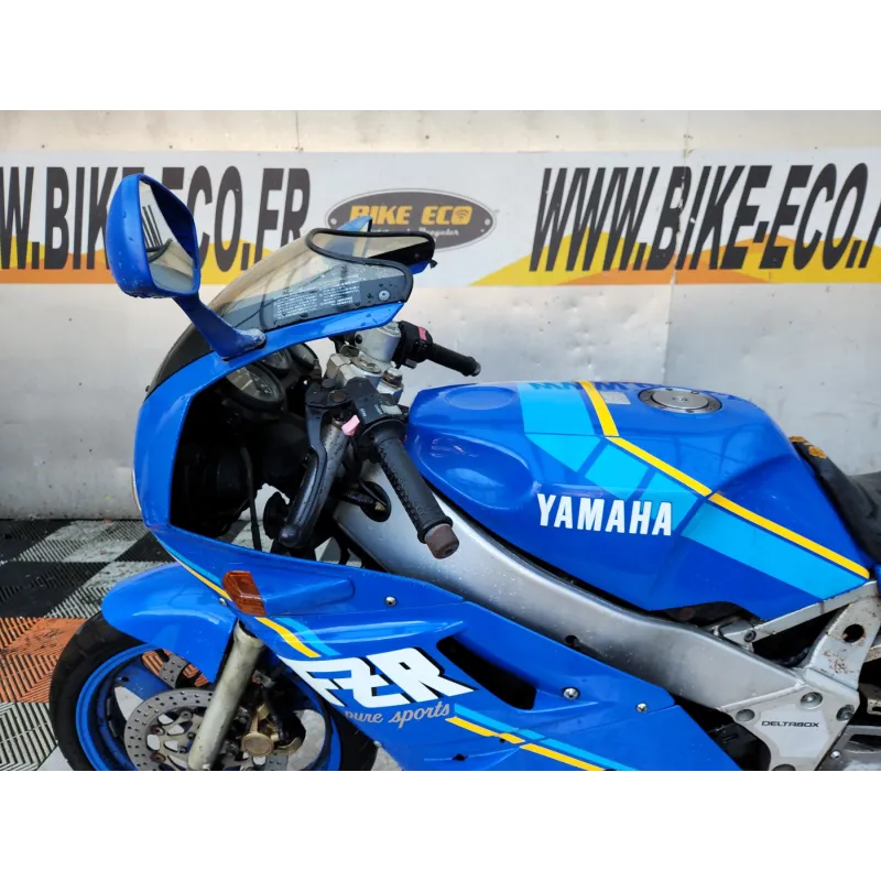 YAMAHA FZR 400