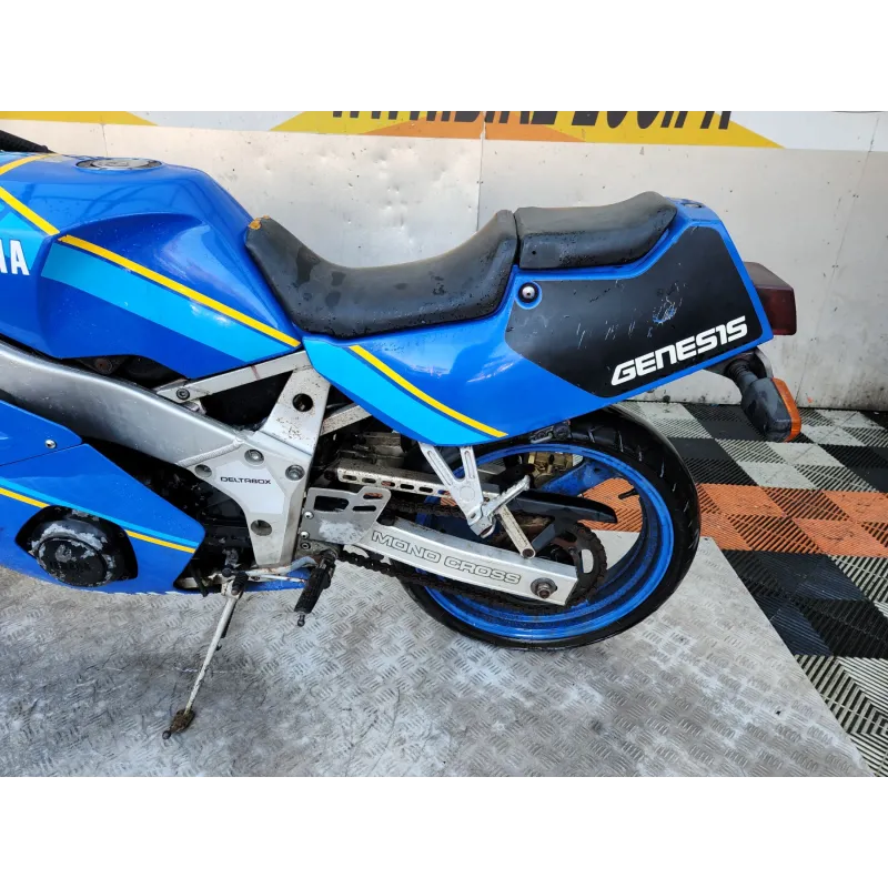 YAMAHA FZR 400