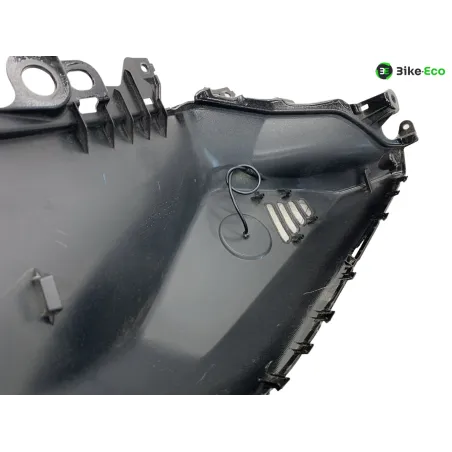 Cache reservoir droit YAMAHA YZF 700 2022-2024 R7