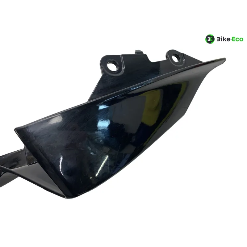 Cache carenage coque arriere gauche YAMAHA YZF 700 2022-2024 R7