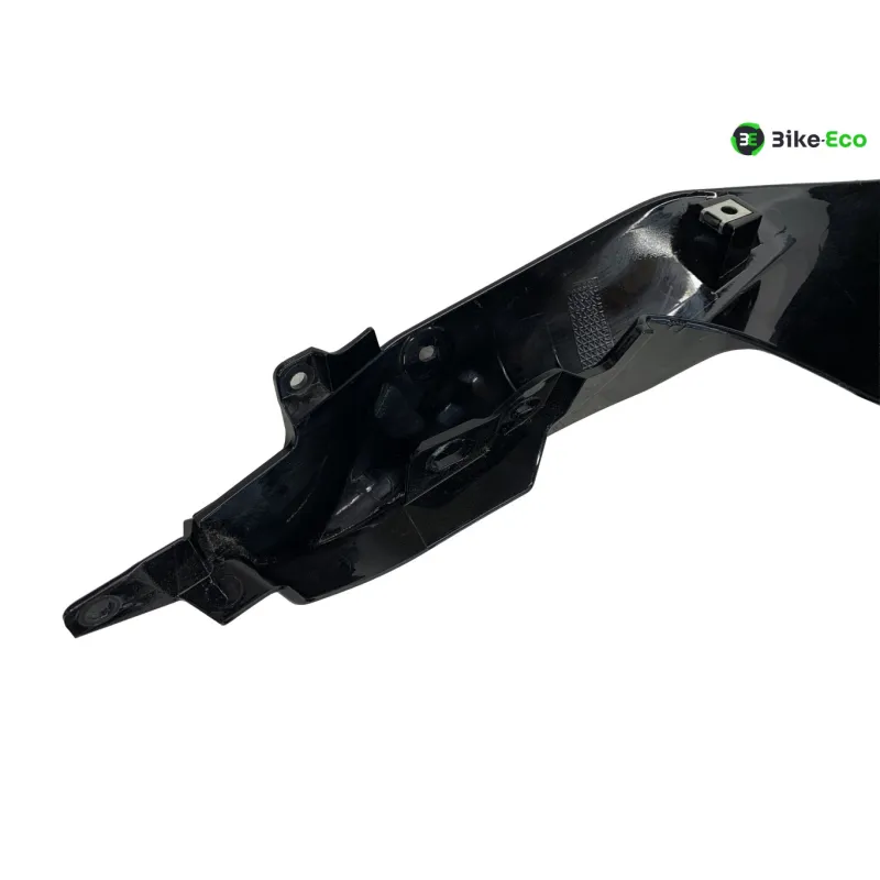 Cache carenage coque arriere gauche YAMAHA YZF 700 2022-2024 R7