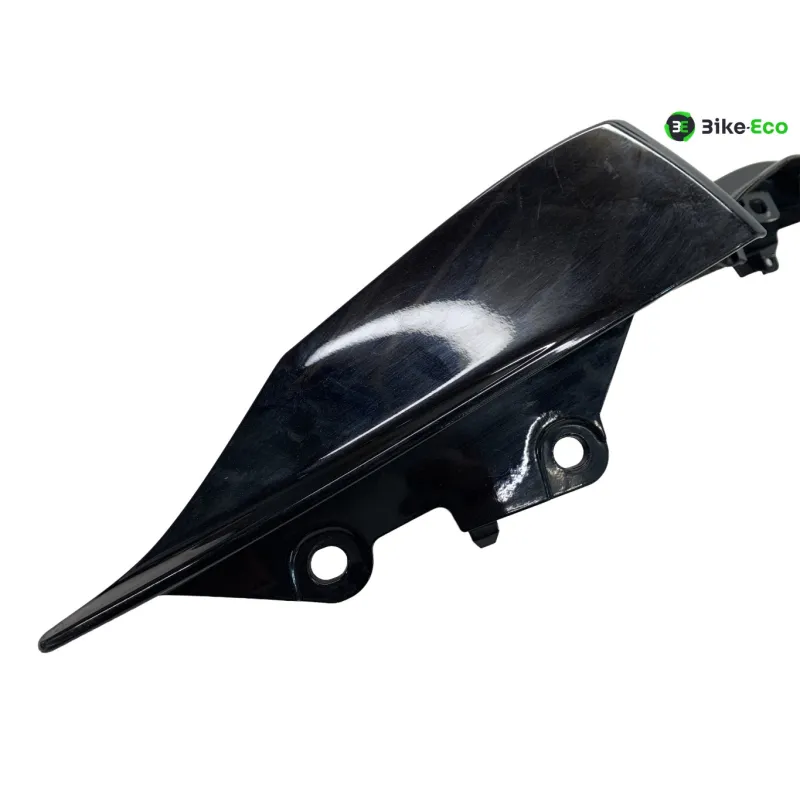 Cache carenage coque arriere gauche YAMAHA YZF 700 2022-2024 R7