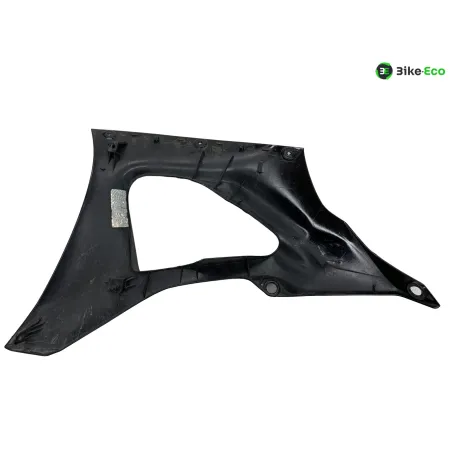 Cache flanc de carenage droit YAMAHA YZF 700 2022-2024 R7
