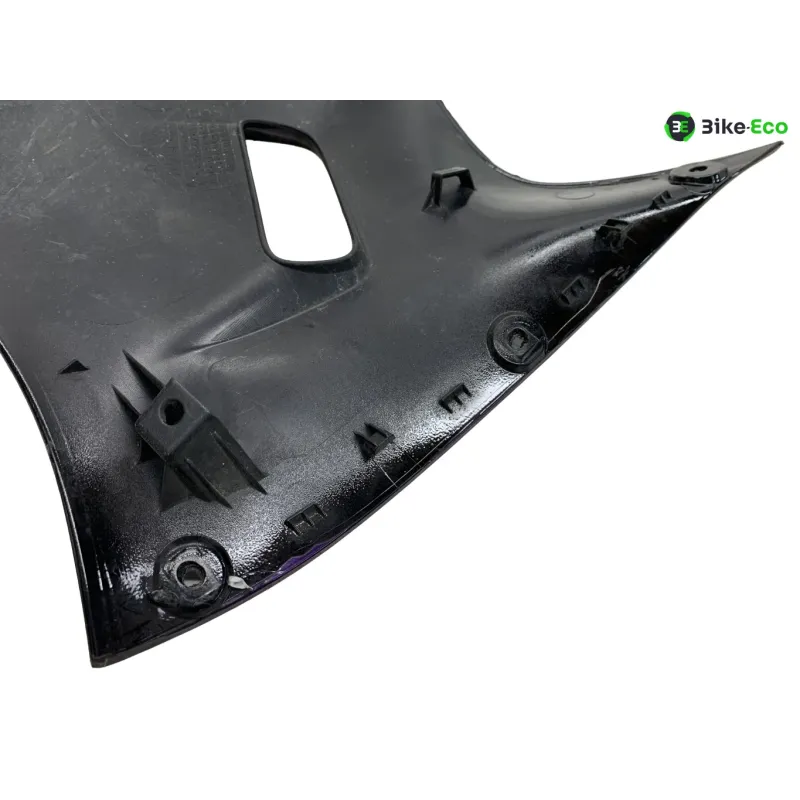 Cache flanc de carenage gauche YAMAHA YZF 700 2022-2024 R7