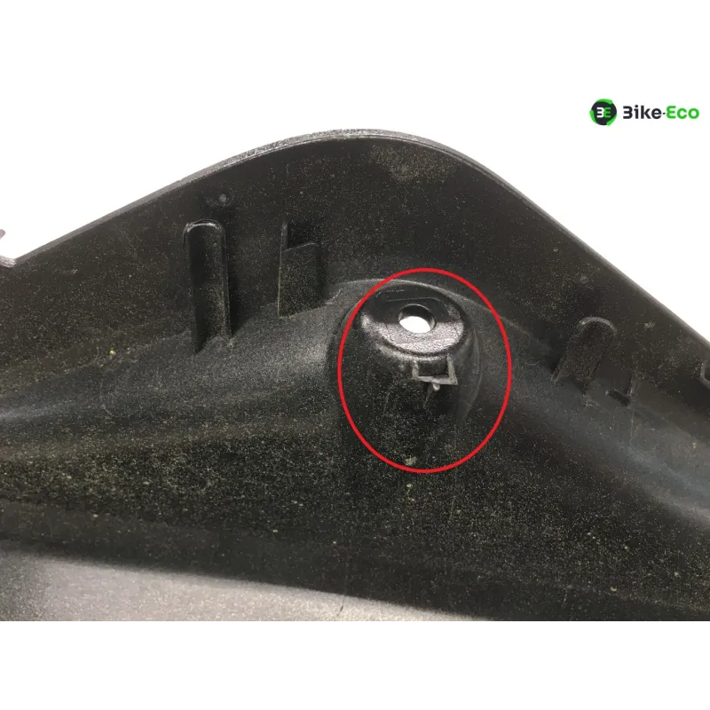 Cache carenage sous selle gauche YAMAHA YPR 125 2023-2025 XMAX