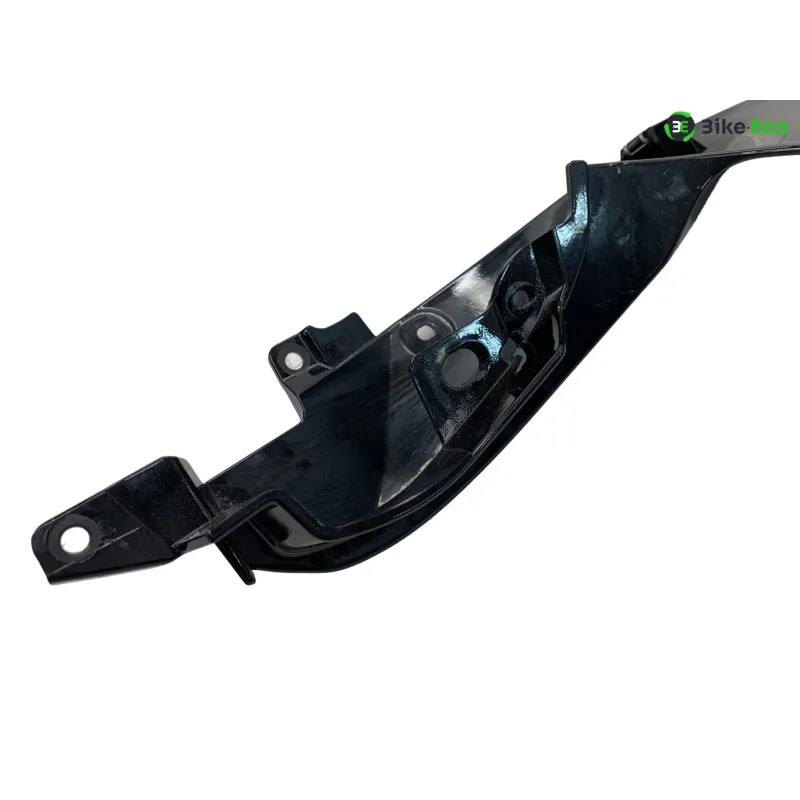 Cache carenage coque arriere gauche YAMAHA YZF 700 2022-2024 R7
