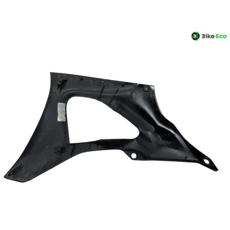 Cache flanc de carenage droit YAMAHA YZF 700 2022-2024 R7