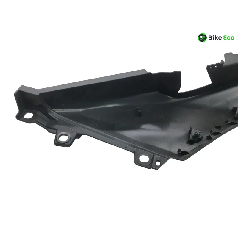 Cache carenage coque arriere droit YAMAHA YPR 125 2023-2024 XMAX