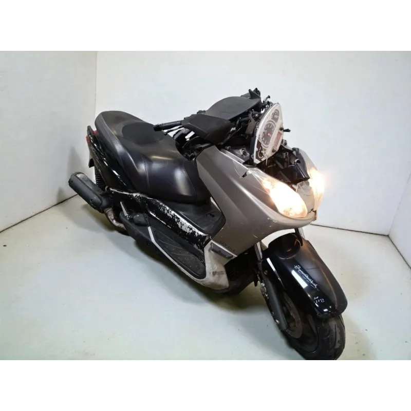 YAMAHA XMAX 125