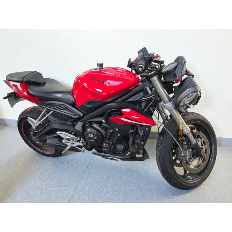 TRIUMPH STREET TRIPLE 660