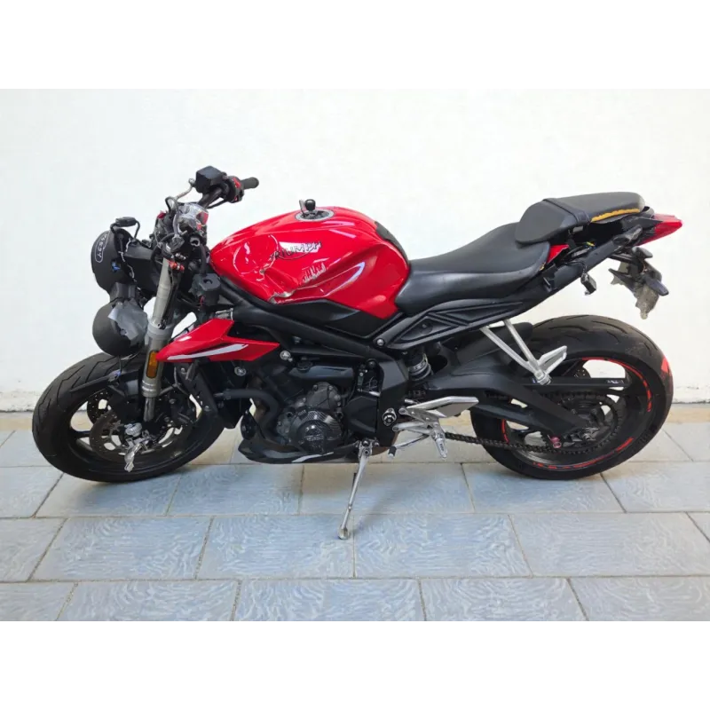 TRIUMPH STREET TRIPLE 660