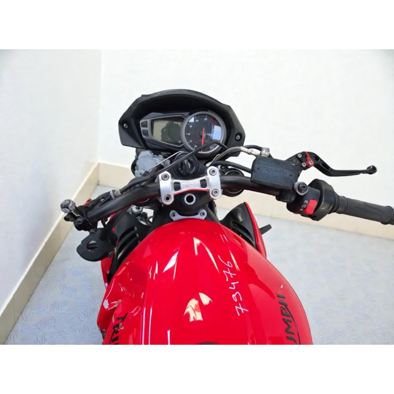 TRIUMPH STREET TRIPLE 660