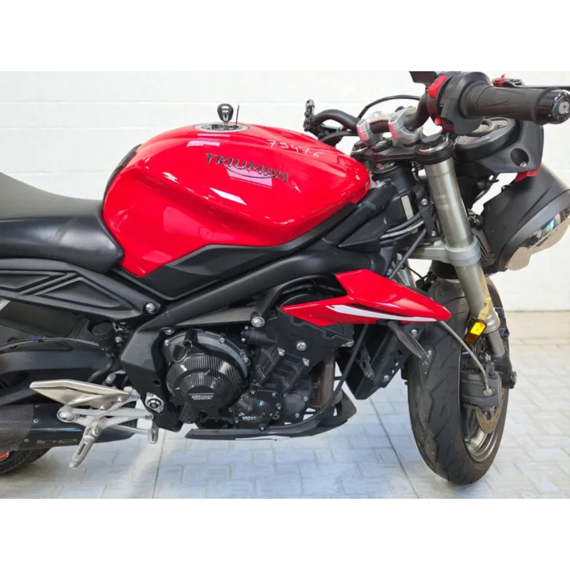 TRIUMPH STREET TRIPLE 660