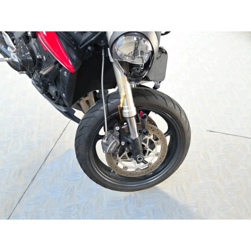 TRIUMPH STREET TRIPLE 660