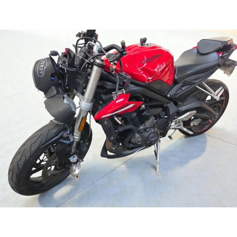 TRIUMPH STREET TRIPLE 660