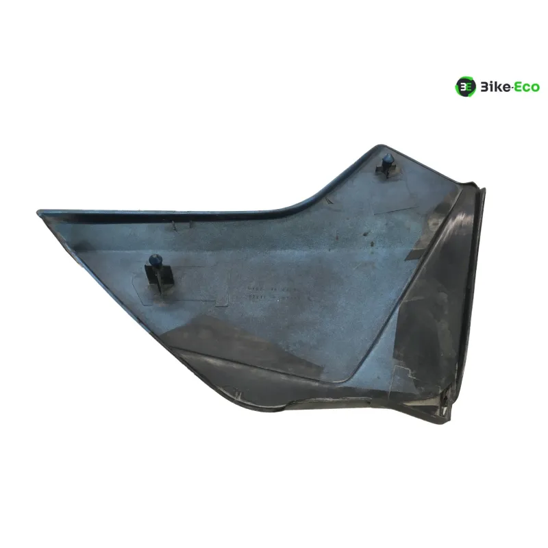 Cache carenage sous selle gauche SUZUKI GS 125 ES 1983-1985