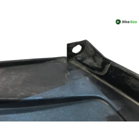Cache carenage sous selle gauche SUZUKI GS 125 ES 1983-1985