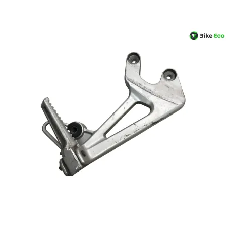 Platine et repose pieds arriere droit HONDA VFR 800 FI 2000-2001