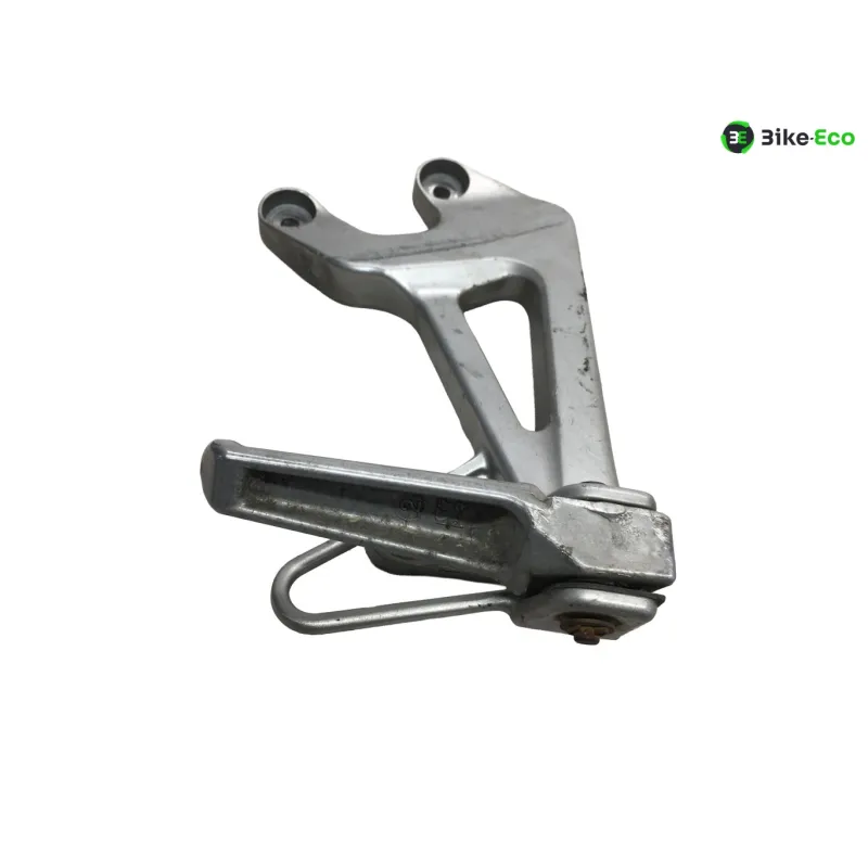 Platine et repose pieds arriere droit HONDA VFR 800 FI 2000-2001