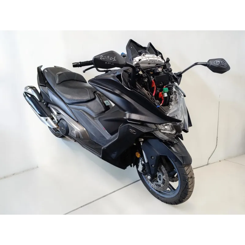 KYMCO AK 550