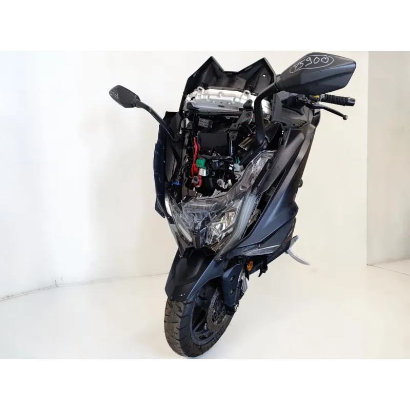 KYMCO AK 550