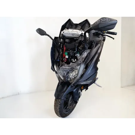 KYMCO AK 550