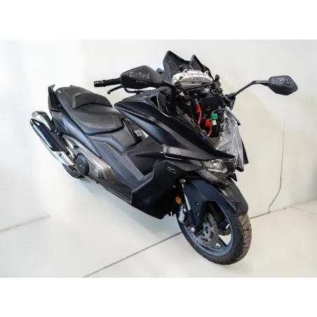 KYMCO AK 550