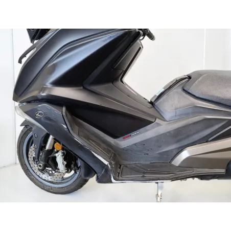 KYMCO AK 550