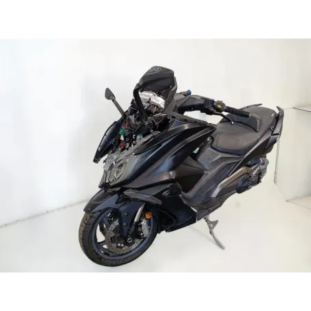 KYMCO AK 550