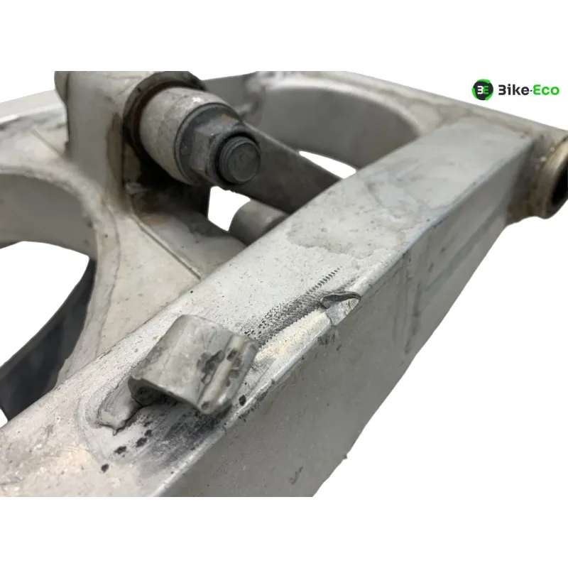 Bras oscillant SUZUKI GSXR 1100 1989