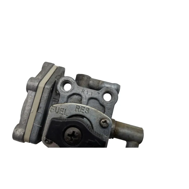 Robinet essence SUZUKI GSE 500 2001 - 2002