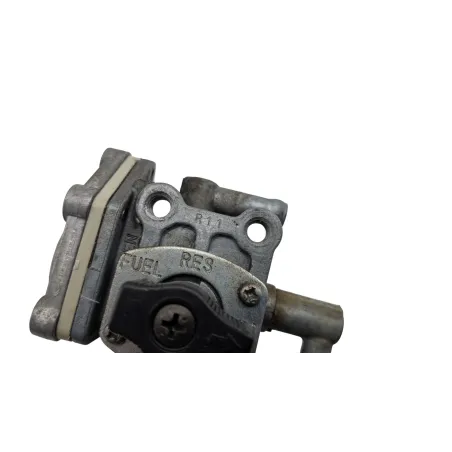 Robinet essence SUZUKI GSE 500 2001 - 2002