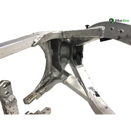 Cadre avec carte grise SUZUKI GSXR 1100 1990