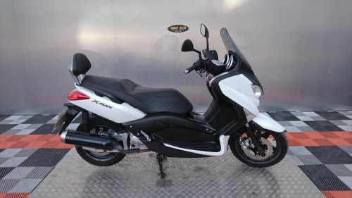 YAMAHA X-MAX 125