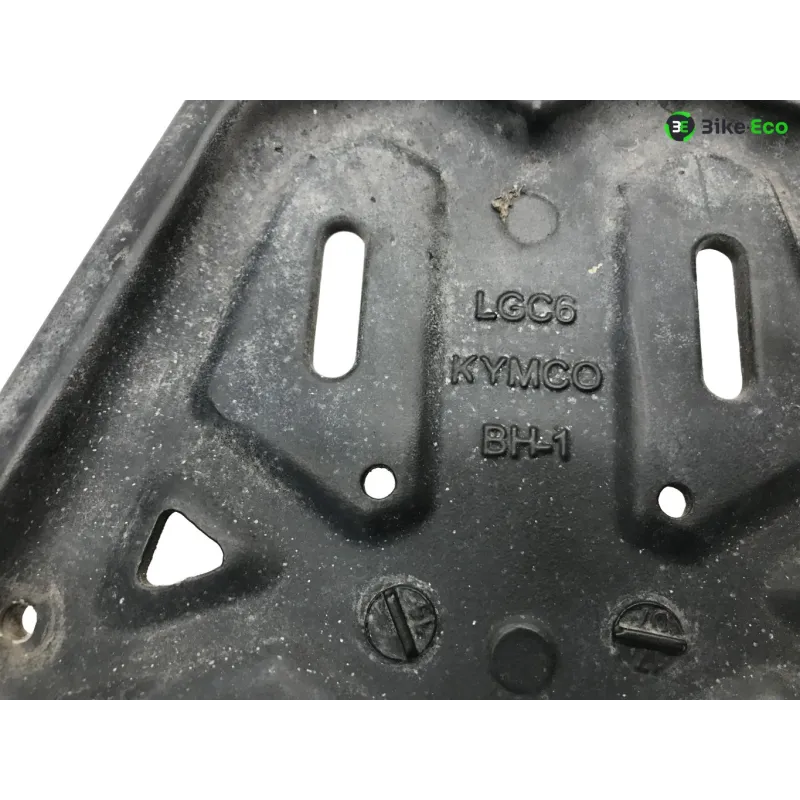 Porte paquets arriere KYMCO AK 550 2017-2020