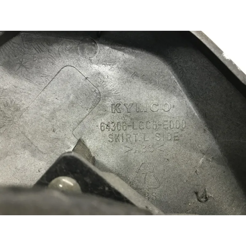 Cache lateral gauche KYMCO AK 550 2017-2020