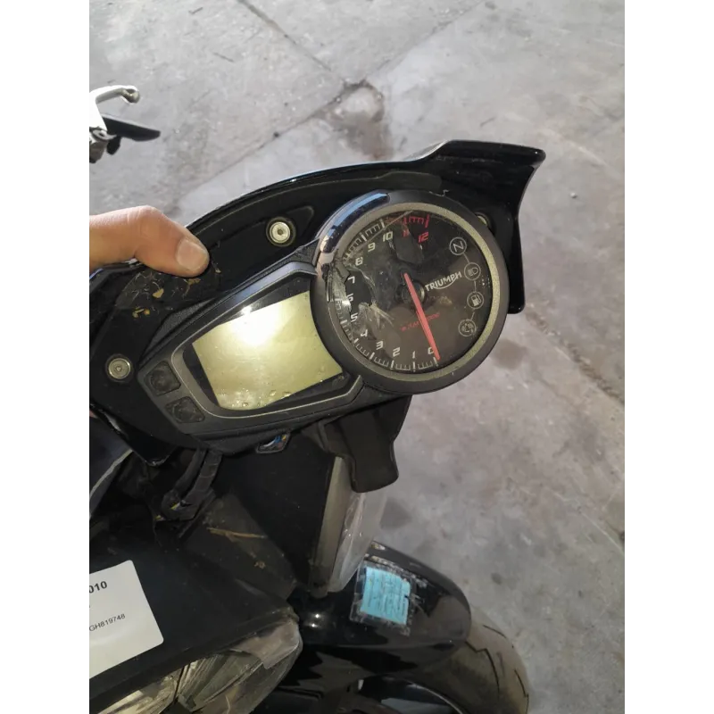 TRIUMPH SPEED TRIPLE 1050