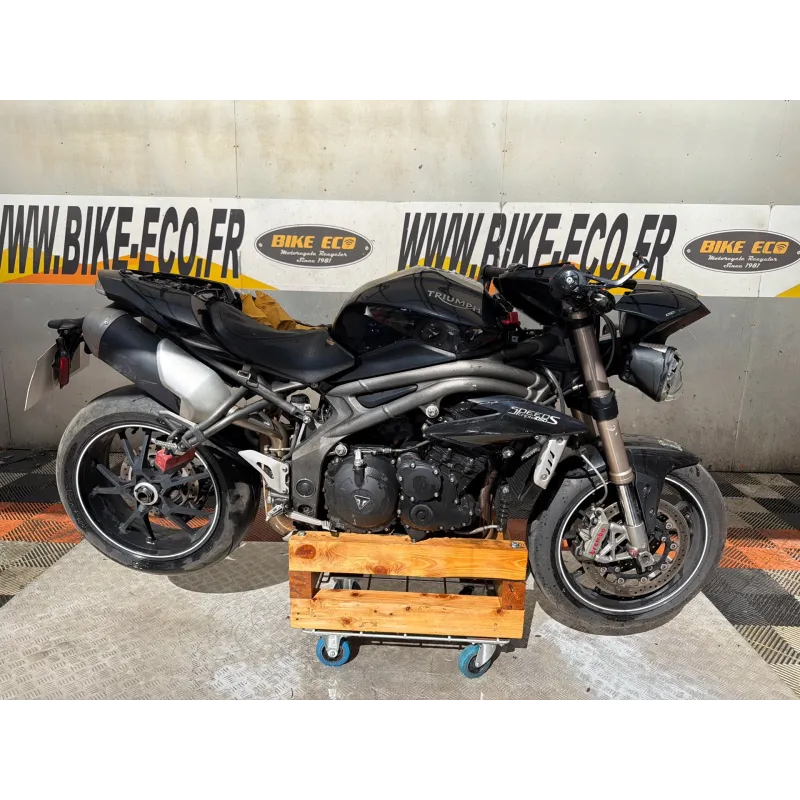 TRIUMPH SPEED TRIPLE 1050