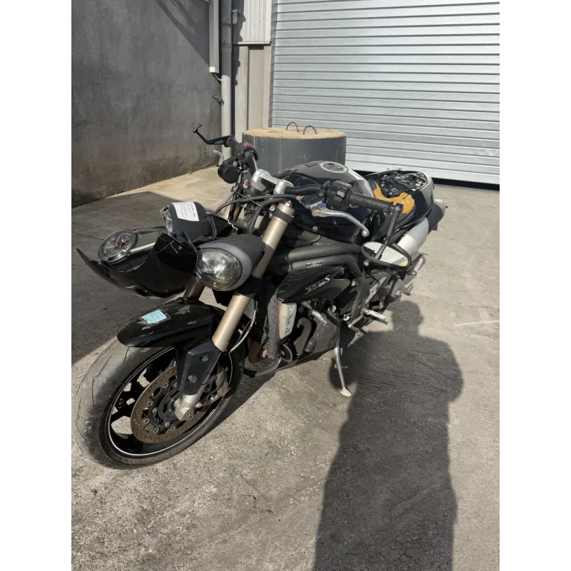 TRIUMPH SPEED TRIPLE 1050