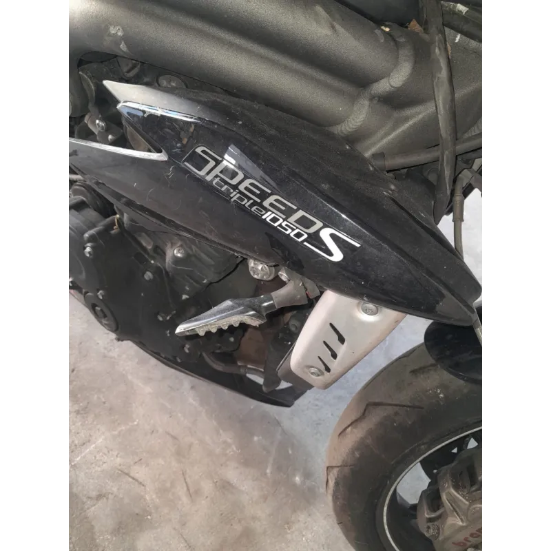 TRIUMPH SPEED TRIPLE 1050