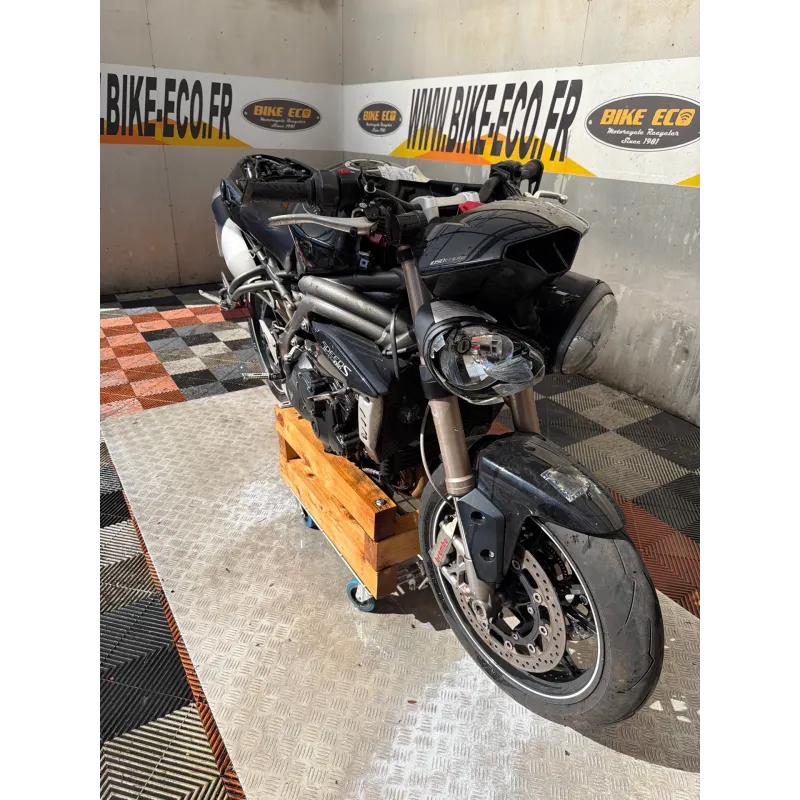 TRIUMPH SPEED TRIPLE 1050