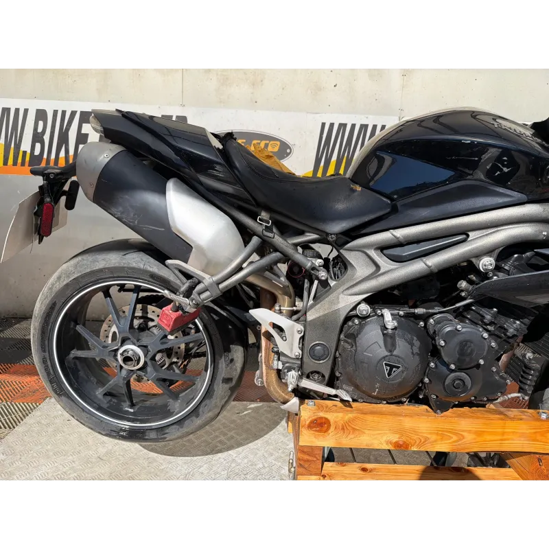 TRIUMPH SPEED TRIPLE 1050