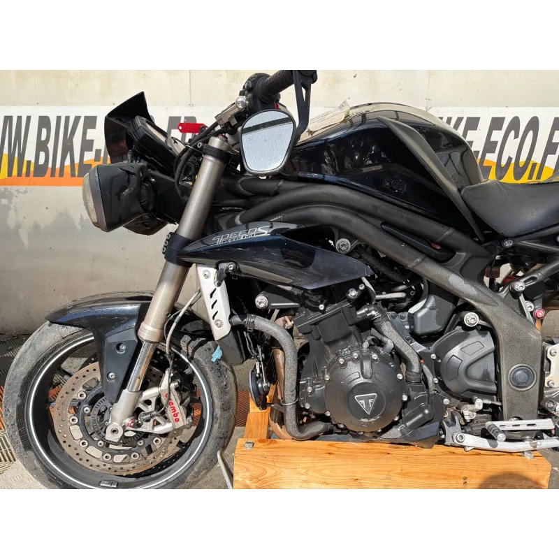 TRIUMPH SPEED TRIPLE 1050