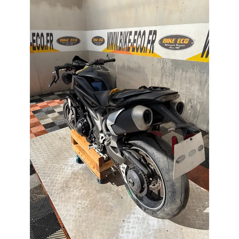 TRIUMPH SPEED TRIPLE 1050